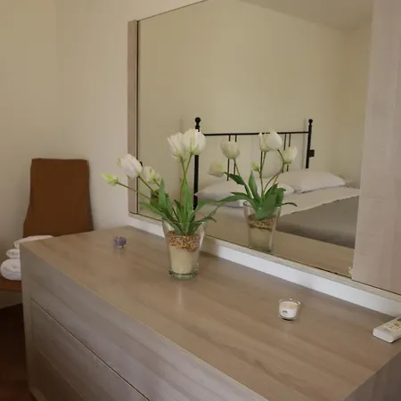 Theo House Siena