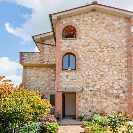 Theo House Апартаменти