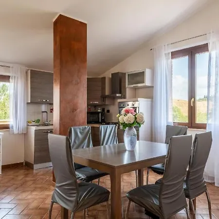 Theo House Apartment