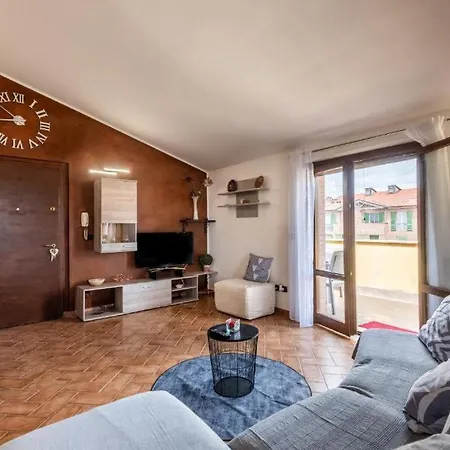 Apartment Theo House