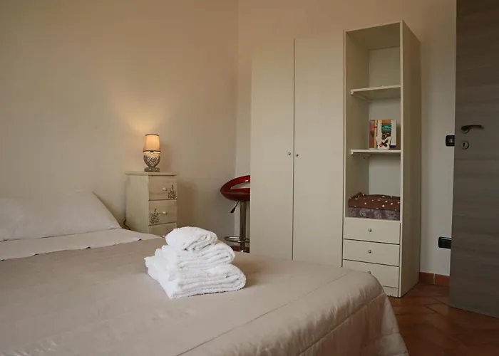 Theo House Apartment