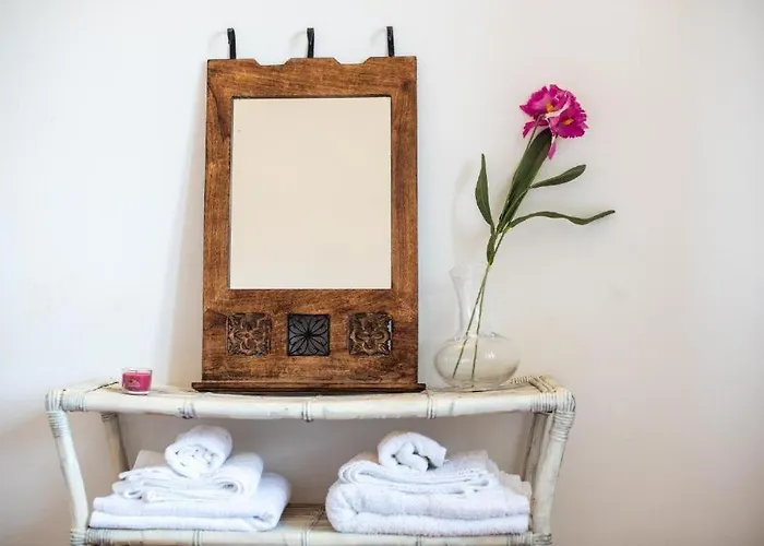 Theo House Apartment *