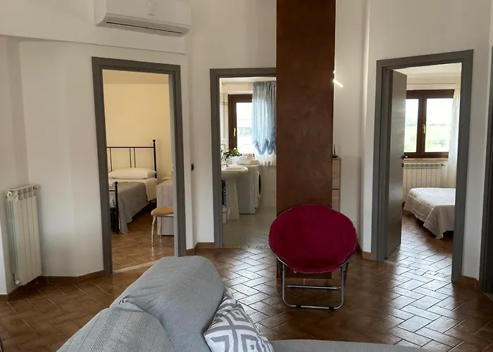 Theo House Daire Siena