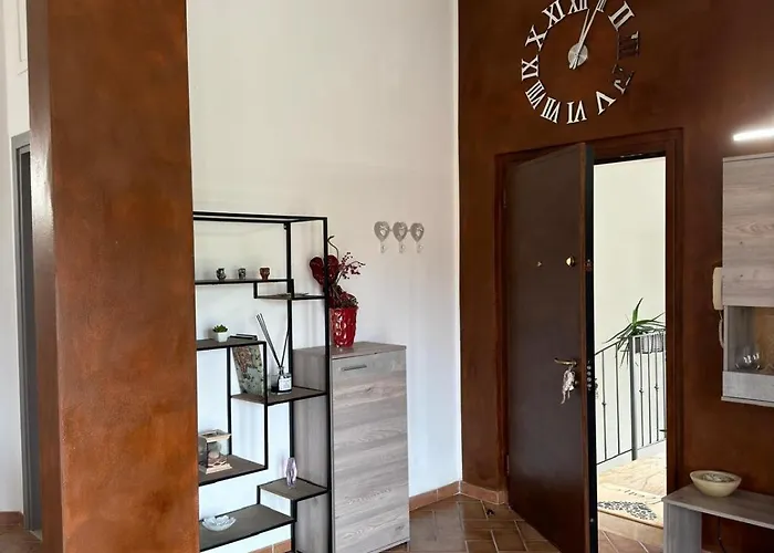 아파트 Theo House