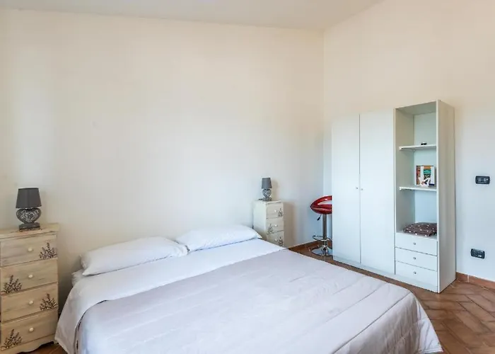 Theo House * Σιένα